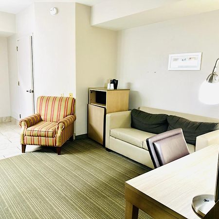 Radiant Inn And Suites Мърфрийзбъроу Екстериор снимка