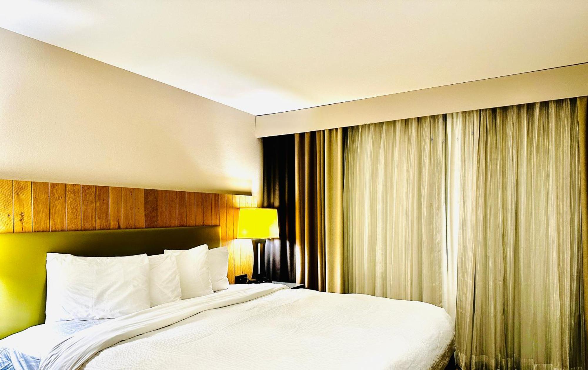 Radiant Inn And Suites Мърфрийзбъроу Екстериор снимка