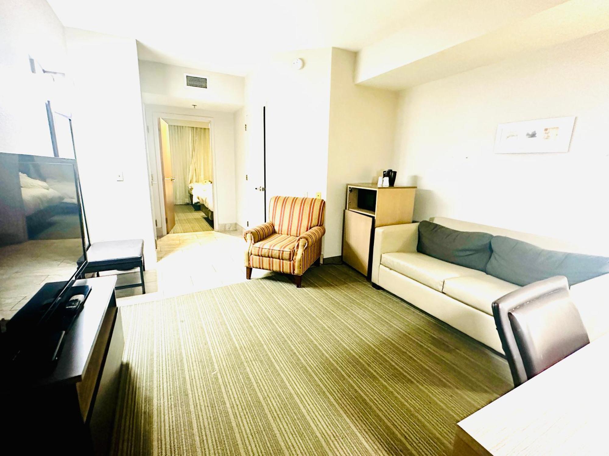 Radiant Inn And Suites Мърфрийзбъроу Екстериор снимка