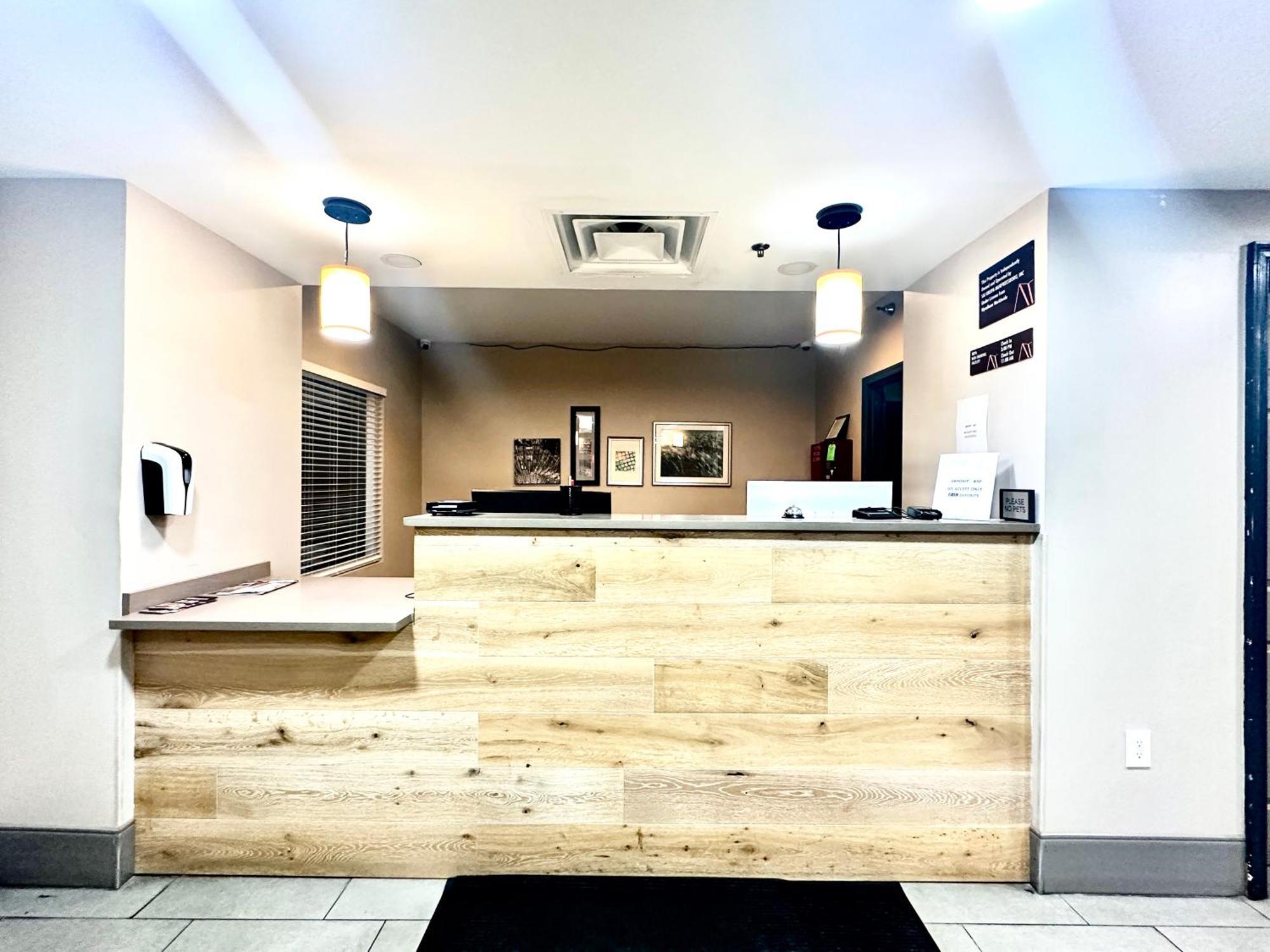 Radiant Inn And Suites Мърфрийзбъроу Екстериор снимка